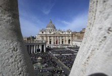 梵蒂冈公布慈善基金收入增加，尽管在金融丑闻后捐款减少